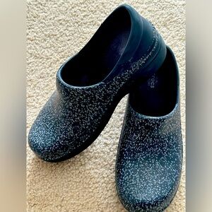 Like new black and gray Crocs clogs size 9.